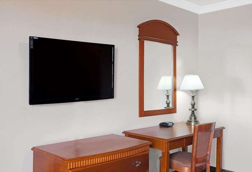 فندق على الطريق Super 8 By Wyndham Hollywood/la Area