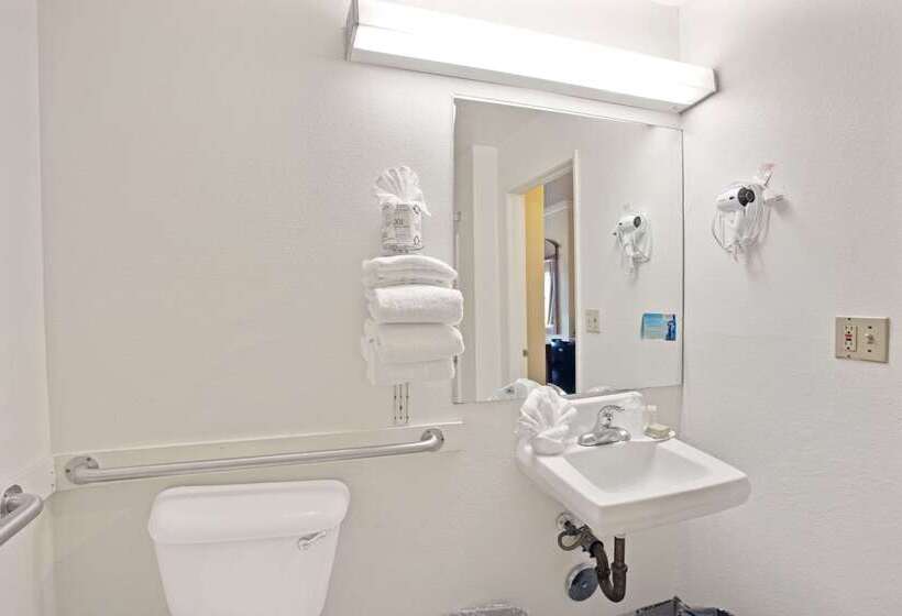 فندق على الطريق Super 8 By Wyndham Hollywood/la Area