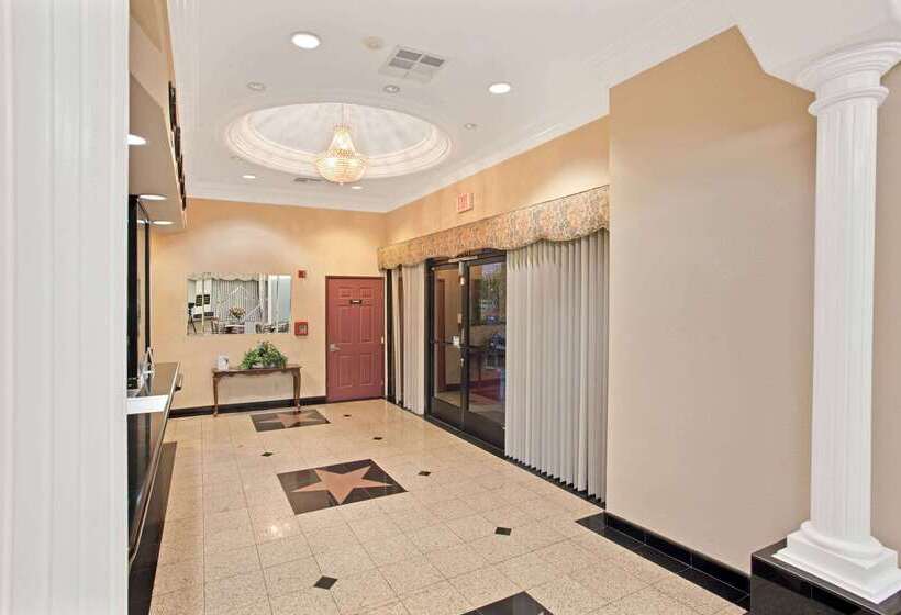 فندق على الطريق Super 8 By Wyndham Hollywood/la Area