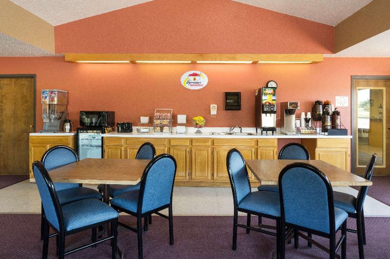 فندق على الطريق Super 8 By Wyndham Hot Springs