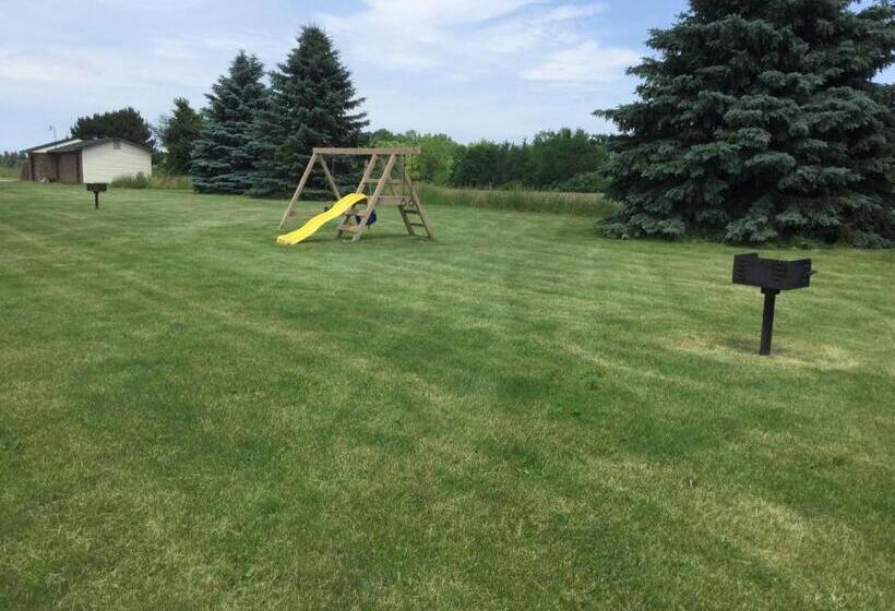 汽车旅馆  Super 8 By Wyndham Imlay City