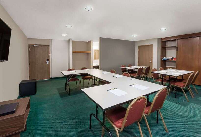 מוטל Super 8 By Wyndham Ionia Mi