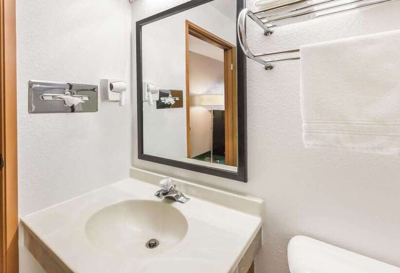 모텔 Super 8 By Wyndham Ionia Mi