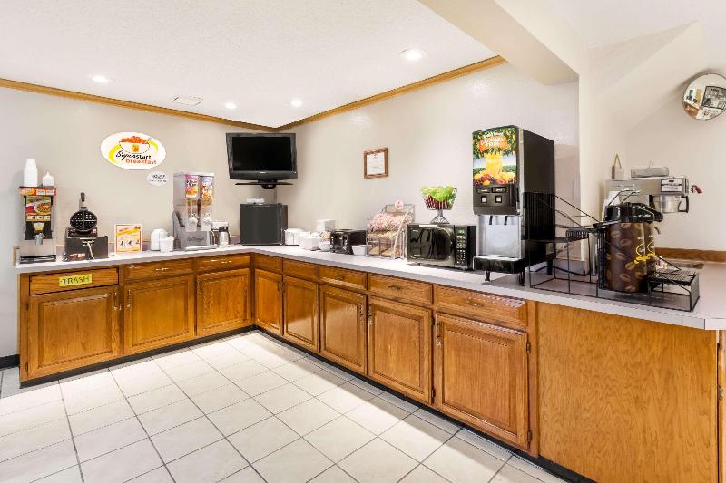 모텔 Super 8 By Wyndham Ionia Mi