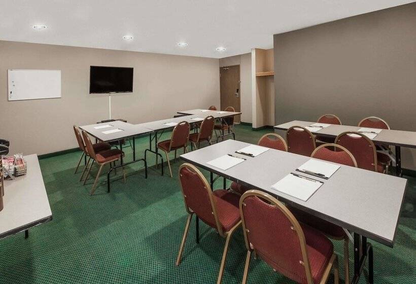 מוטל Super 8 By Wyndham Ionia Mi