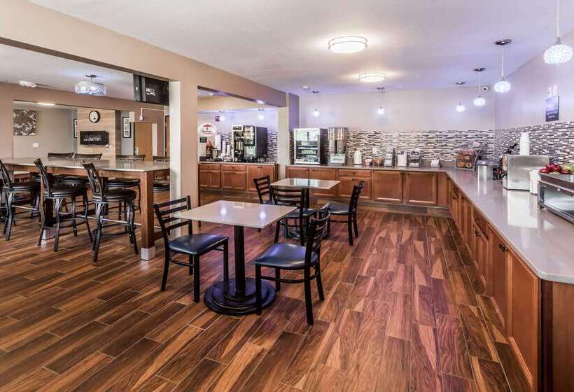 מוטל Super 8 By Wyndham Iowa City/coralville