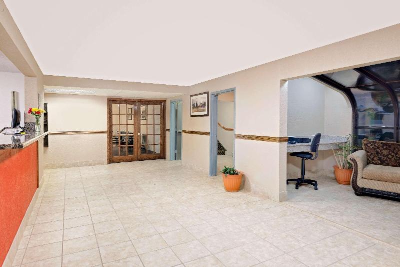 모텔 Super 8 By Wyndham Iowa Falls