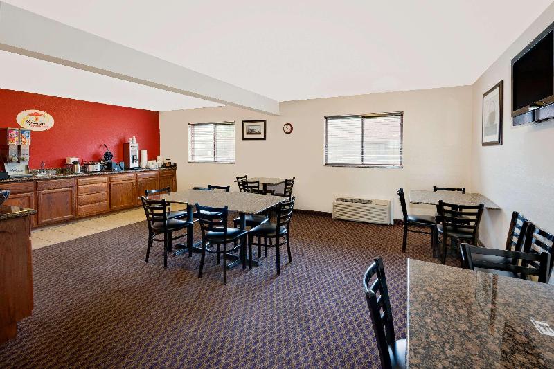 모텔 Super 8 By Wyndham Iowa Falls