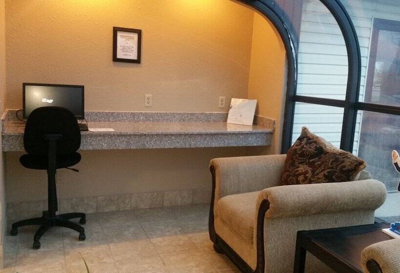 모텔 Super 8 By Wyndham Iowa Falls