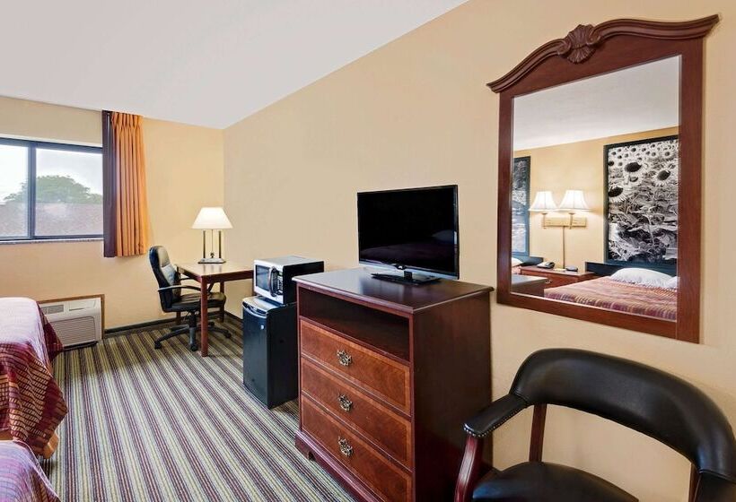 모텔 Super 8 By Wyndham Iowa Falls