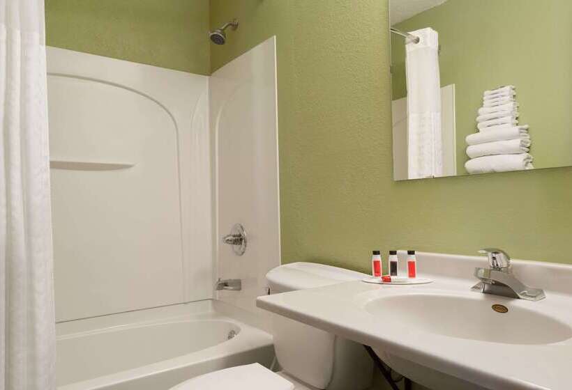 فندق على الطريق Super 8 By Wyndham Ithaca