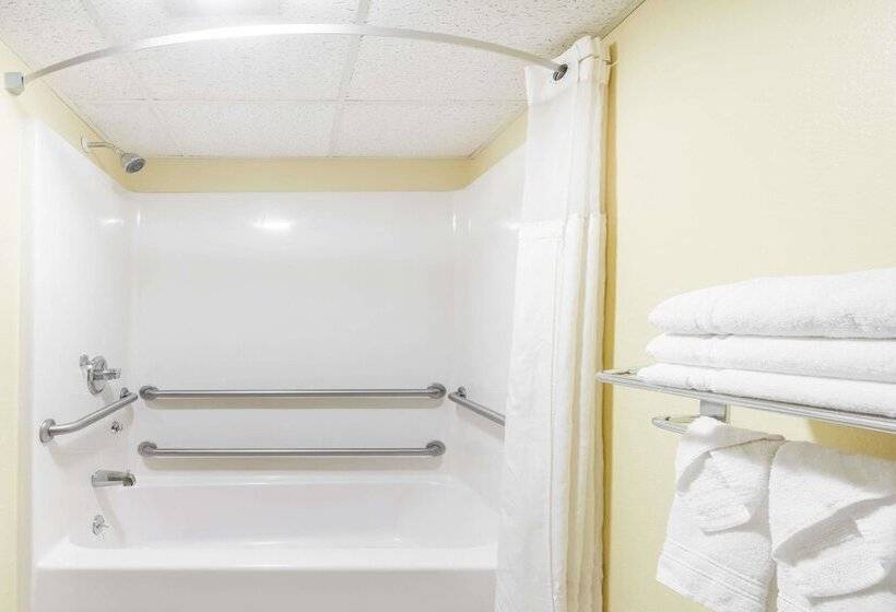 فندق على الطريق Super 8 By Wyndham Jacksonville