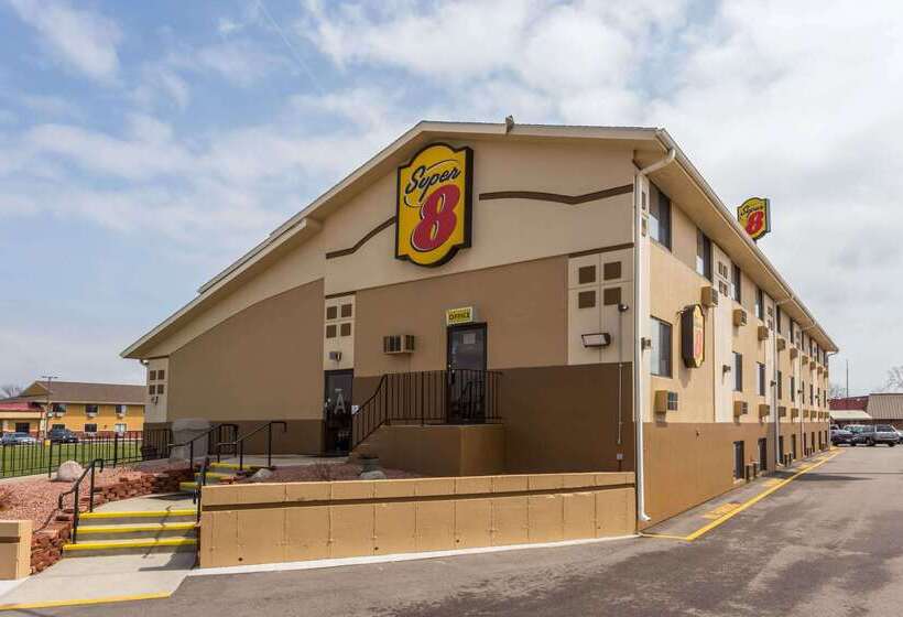فندق على الطريق Super 8 By Wyndham Janesville