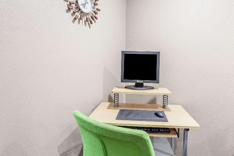 Мотель Super 8 By Wyndham Johnstown/gloversville