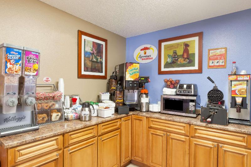 Мотель Super 8 By Wyndham Johnstown/gloversville