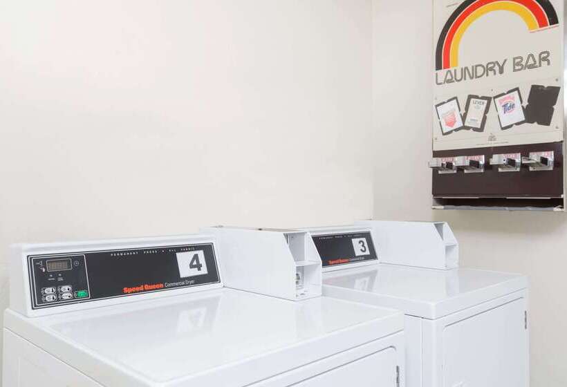 מוטל Super 8 By Wyndham Ketchikan