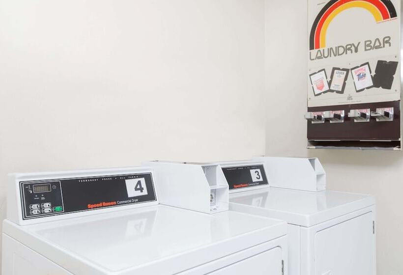 מוטל Super 8 By Wyndham Ketchikan