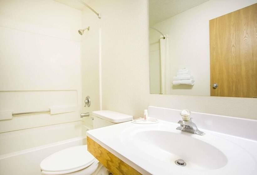 فندق على الطريق Super 8 By Wyndham Kingman