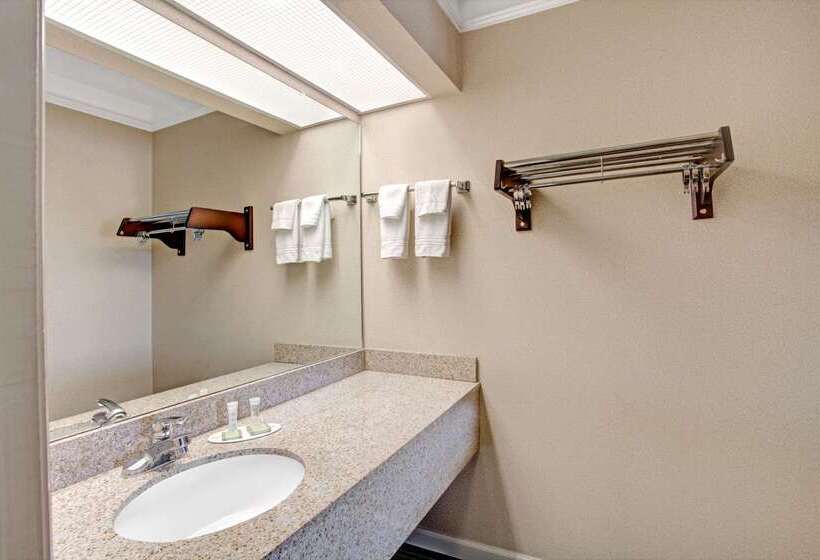 모텔 Super 8 By Wyndham Knoxville East