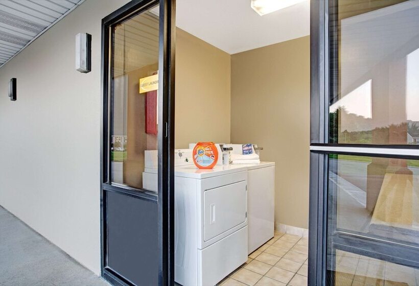 모텔 Super 8 By Wyndham Knoxville East