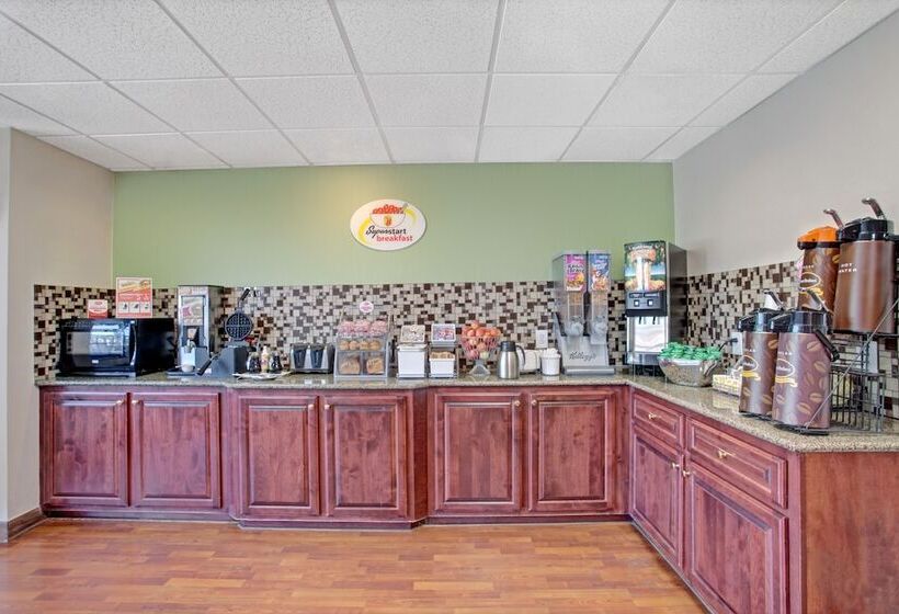 모텔 Super 8 By Wyndham Knoxville East