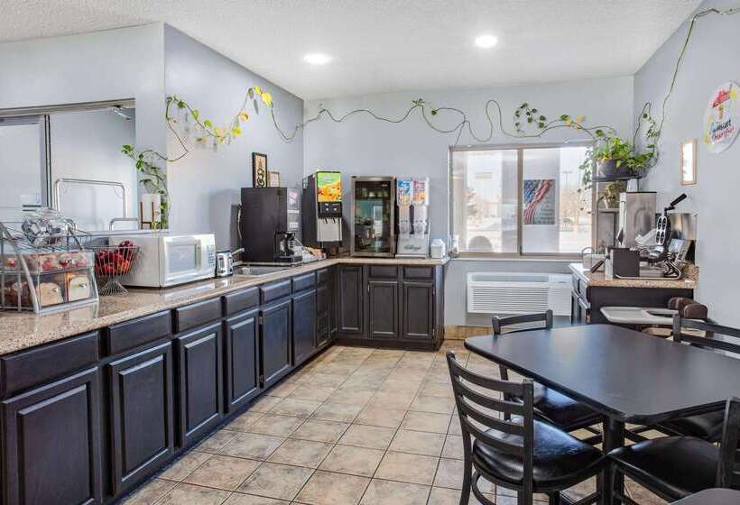 فندق على الطريق Super 8 By Wyndham Kokomo