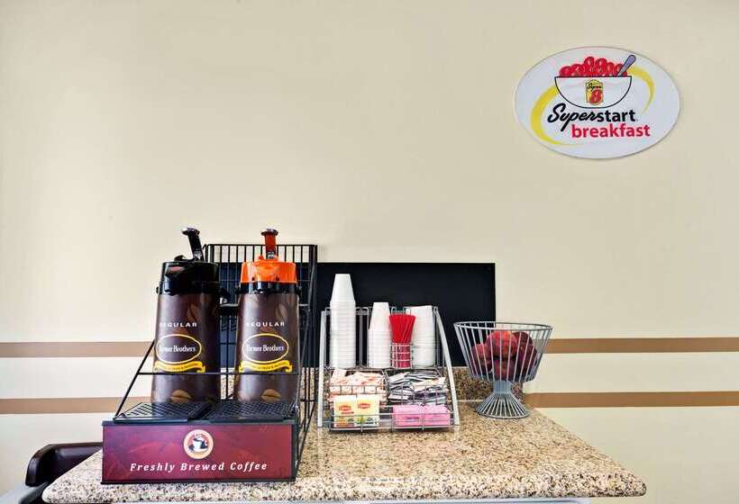 فندق على الطريق Super 8 By Wyndham Kokomo