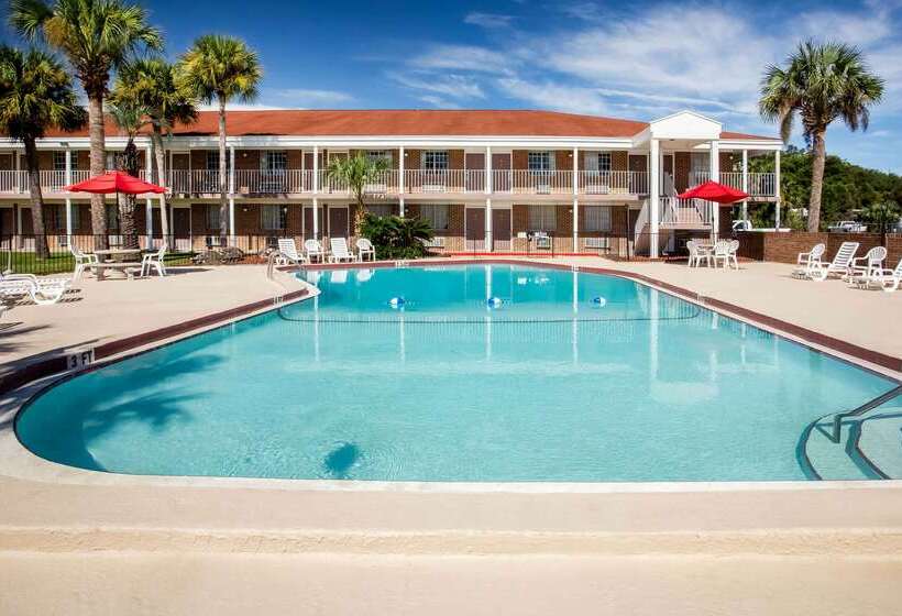 فندق على الطريق Super 8 By Wyndham Lake City