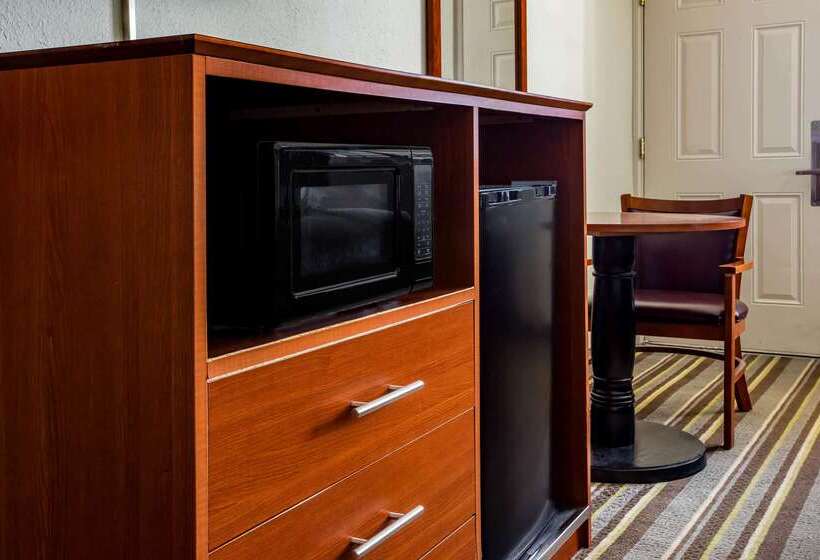 فندق على الطريق Super 8 By Wyndham Lake City