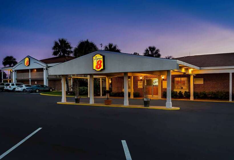 فندق على الطريق Super 8 By Wyndham Lake City