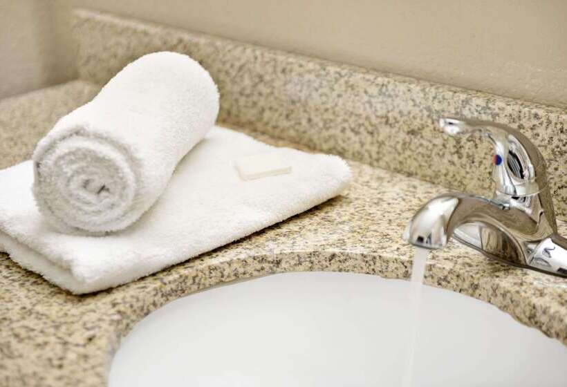 فندق على الطريق Super 8 By Wyndham Lakeland