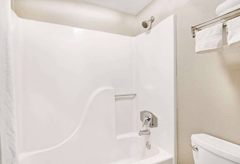 فندق على الطريق Super 8 By Wyndham Lakeland