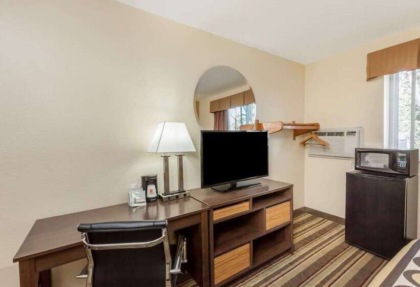 Мотель Super 8 By Wyndham Latham   Albany Airport