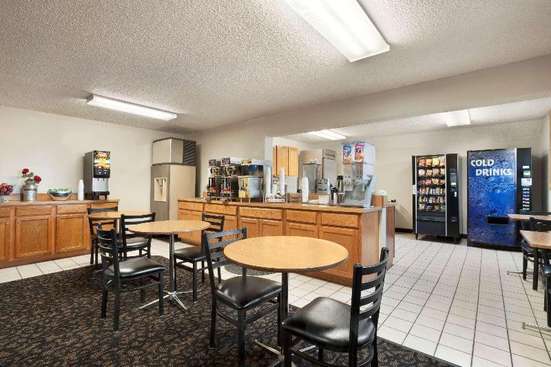 汽车旅馆 Super 8 By Wyndham Lincoln North