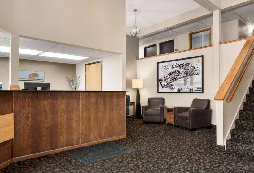 汽车旅馆 Super 8 By Wyndham Lincoln North