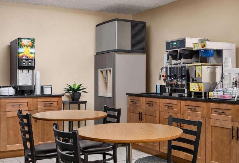 汽车旅馆 Super 8 By Wyndham Lincoln North