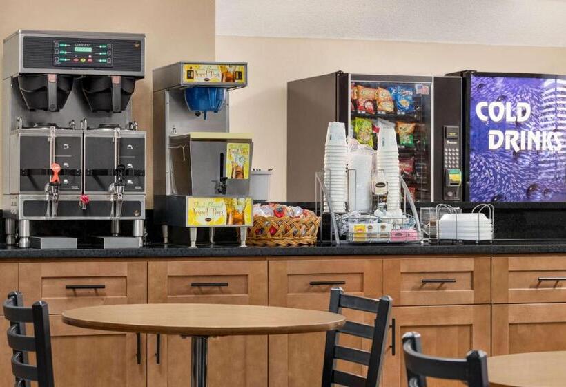 汽车旅馆 Super 8 By Wyndham Lincoln North