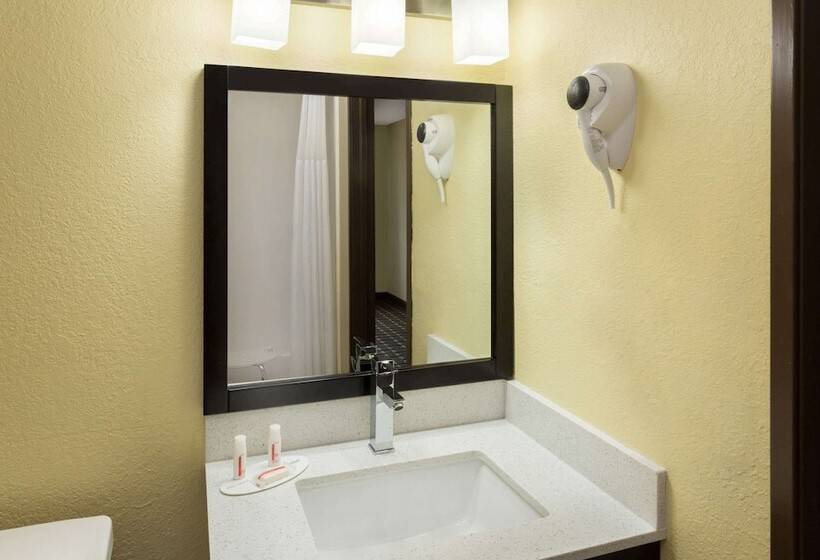 فندق على الطريق Super 8 By Wyndham Marietta