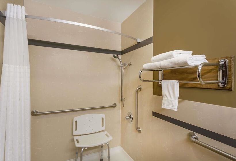 فندق على الطريق Super 8 By Wyndham Martinez