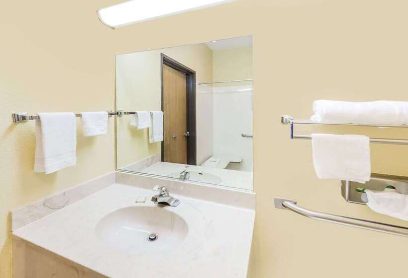 מוטל Super 8 By Wyndham Martinsville