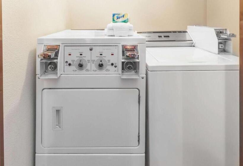 فندق على الطريق Super 8 By Wyndham Merrillville