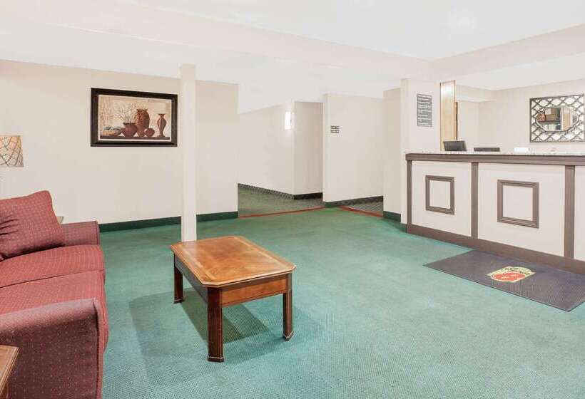 מוטל Super 8 By Wyndham Middletown