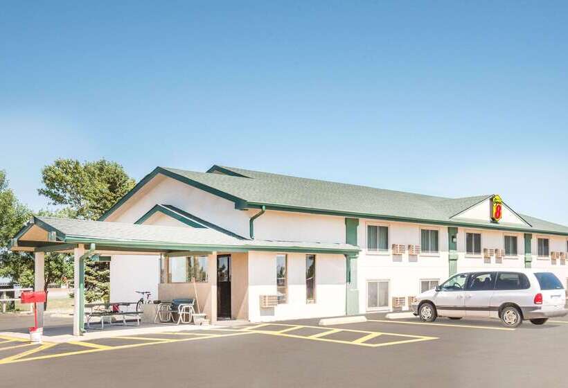 فندق على الطريق Super 8 By Wyndham Miller