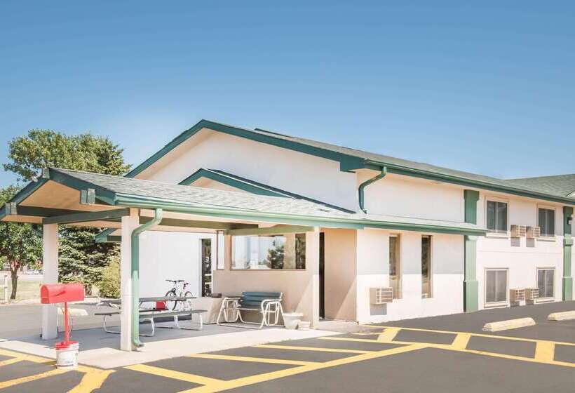 فندق على الطريق Super 8 By Wyndham Miller