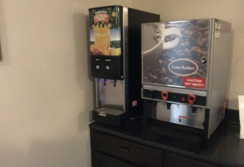 فندق على الطريق Super 8 By Wyndham Monroe Wi