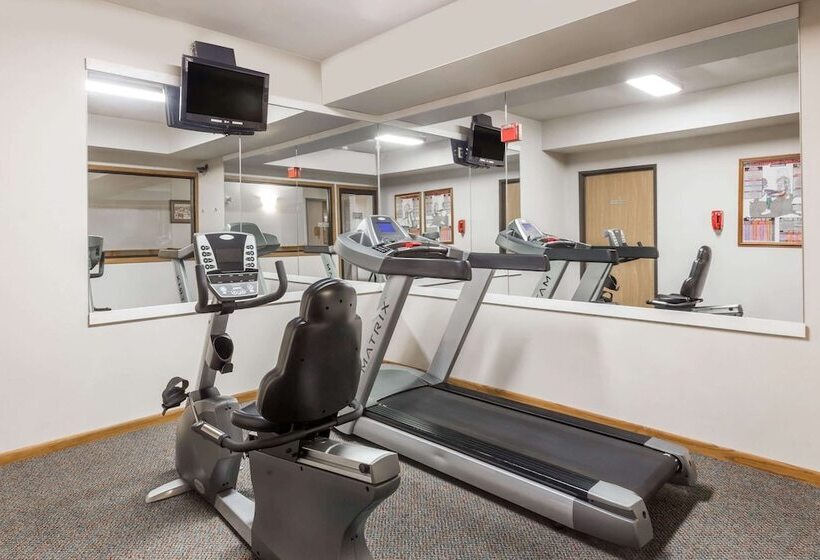 فندق على الطريق Super 8 By Wyndham Monroe Wi