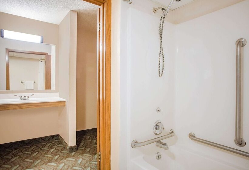 فندق على الطريق Super 8 By Wyndham Monroe Wi