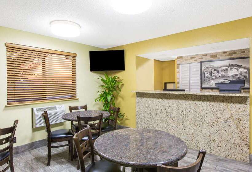 فندق على الطريق Super 8 By Wyndham Nampa