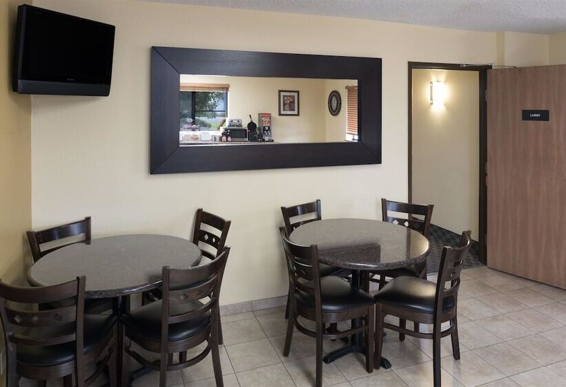 فندق على الطريق Super 8 By Wyndham Nampa