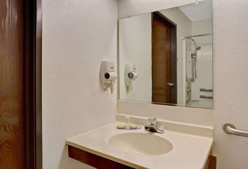 모텔 Super 8 By Wyndham Newport News/jefferson Ave